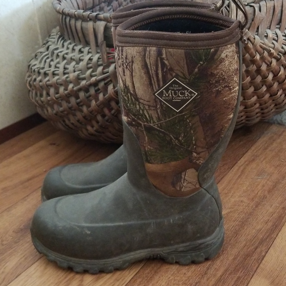 Child size 3 Muck Master muck boots